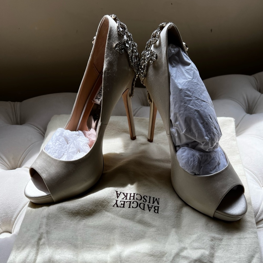Badgley Mischka heels Brand new
